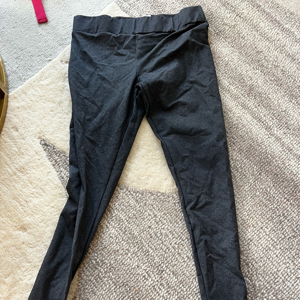 Dark grey leggings